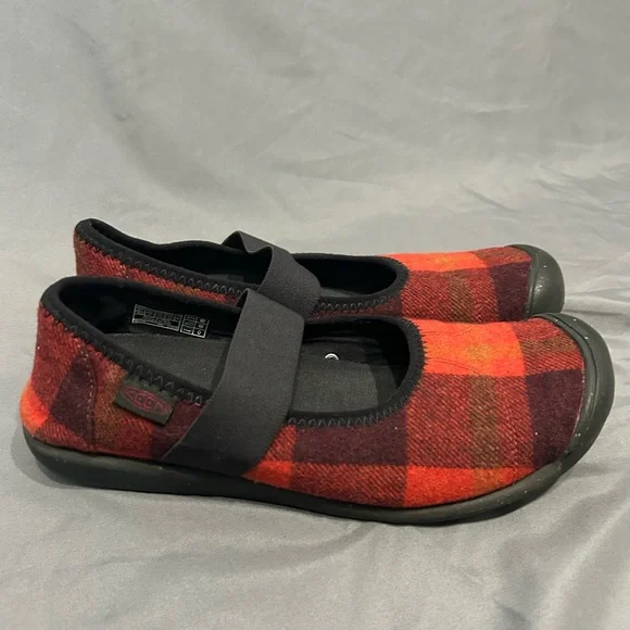 KEEN Womens Sienna Mary Jane Flat Red Black Plaid Size 9 buffalo check pattern - Picture 1 of 7